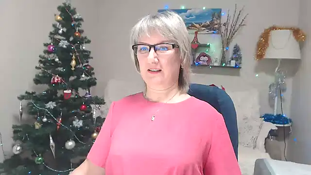 Snapshot of FleurMays chatting on December 16, 2025, 5:55 am FleurMays online show from December 16, 2025, 5:55 am