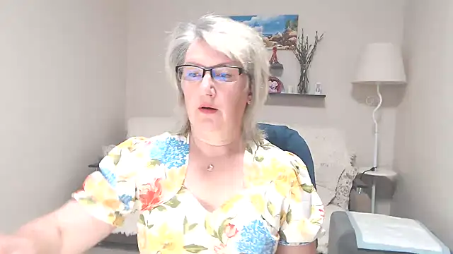 Snapshot of FleurMays chatting on July 3, 2026, 4:52 am FleurMays online show from July 3, 2026, 4:52 am