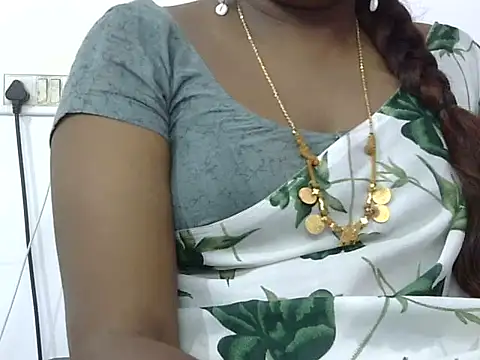 Hot akshara online show from September 28, 2025, 3:52 pm