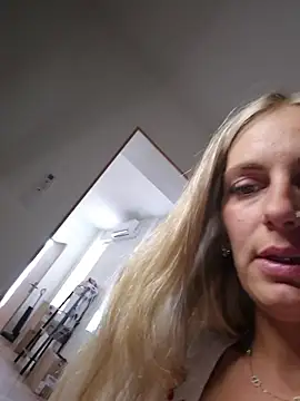 Snapshot of Lydie_off chatting on July 6, 2026, 12:01 pm Lydie off online show from July 6, 2026, 12:01 pm
