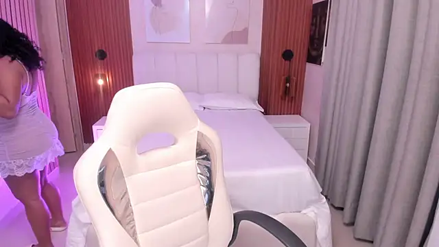 Leah Sweetie online show from November 5, 2025, 10:18 am