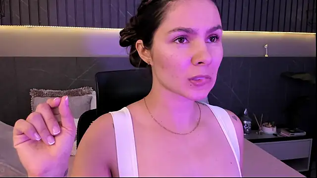 SofiaG  online show from March 2, 2026, 11:55 pm