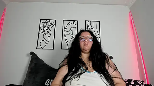 RubyPirsso18 online show from November 8, 2025, 7:06 pm