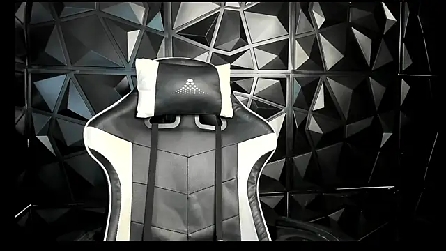 HelueHorny13 online show from March 19, 2025, 3:20 am