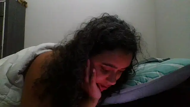 Snapshot of cinnaminnie chatting on November 15, 2025, 4:55 pm cinnaminnie online show from November 15, 2025, 4:55 pm