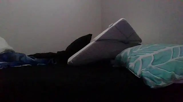 Snapshot of cinnaminnie chatting on November 19, 2025, 6:52 pm cinnaminnie online show from November 19, 2025, 6:52 pm