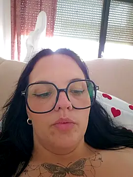 Snapshot of Jujuicy_97 chatting on June 23, 2026, 8:12 am Jujuicy 97 online show from June 23, 2026, 8:12 am