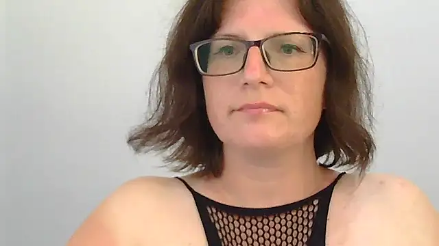 Snapshot of CrimsonMistress chatting on March 8, 2025, 5:28 am CrimsonMistress online show from March 8, 2025, 5:28 am