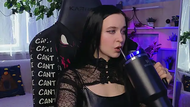 Snapshot of KiraLiLime chatting on March 22, 2025, 12:14 pm KiraLiLime online show from March 22, 2025, 12:14 pm