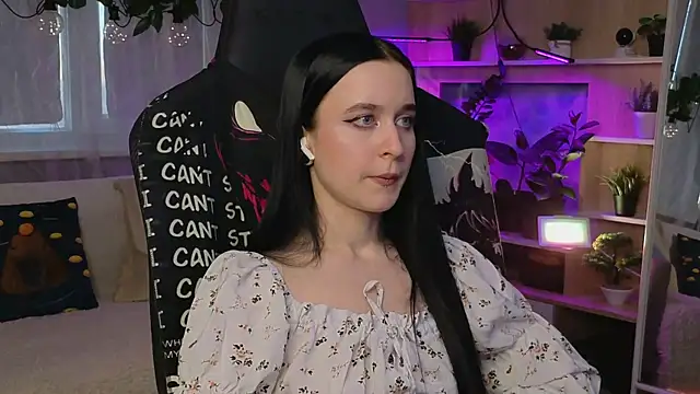 Snapshot of KiraLiLime chatting on March 22, 2025, 3:20 pm KiraLiLime online show from March 22, 2025, 3:20 pm