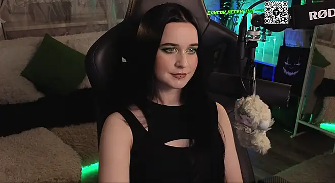 Snapshot of KiraLiLime chatting on November 21, 2025, 4:06 pm KiraLiLime online show from November 21, 2025, 4:06 pm