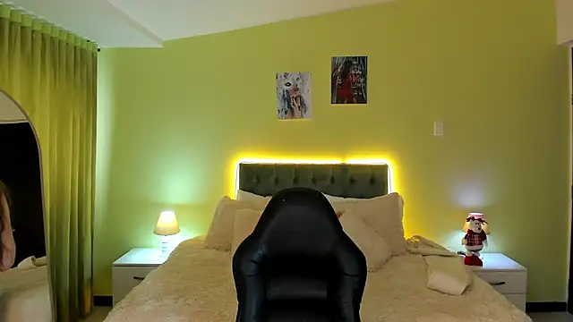  Charlotte evans 1 online show from November 27, 2025, 7:58 pm