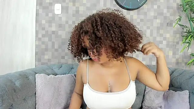 Snapshot of nataly_velez chatting on November 3, 2025, 7:17 pm nataly velez online show from November 3, 2025, 7:17 pm