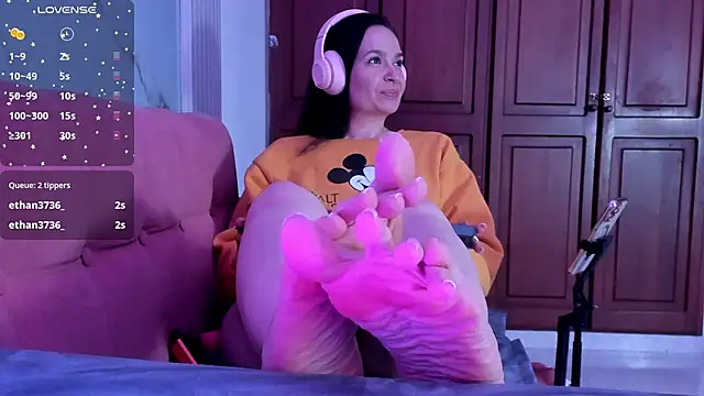 BridgetRodriguez online show from November 16, 2025, 12:54 pm