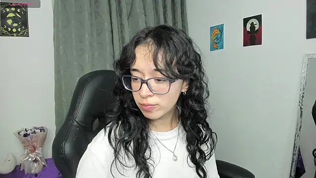 indra cam online show from June 5, 2026, 6:52 am