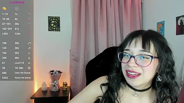 Snapshot of indra_cam chatting on October 25, 2025, 5:50 am indra cam online show from October 25, 2025, 5:50 am