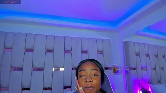 mia schwarz online show from March 2, 2026, 9:55 pm