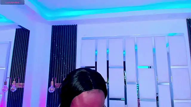 mia schwarz online show from March 5, 2026, 11:51 am