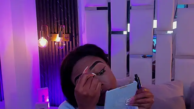 mia schwarz online show from October 15, 2025, 11:13 pm