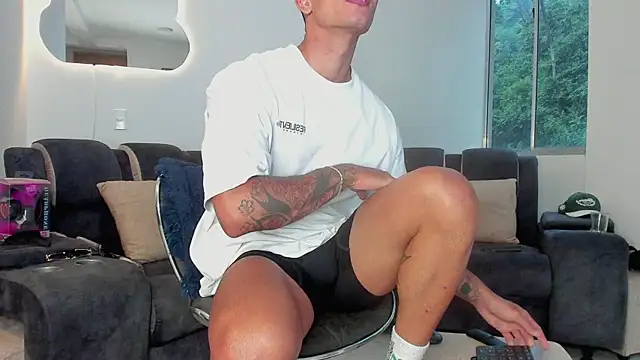 Snapshot of davis_alx1 chatting on February 16, 2025, 11:06 pm davis alx1 online show from February 16, 2025, 11:06 pm