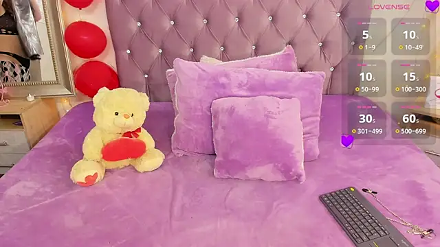 Snapshot of Kharla_Marin chatting on March 9, 2025, 9:24 am Kharla Marin online show from March 9, 2025, 9:24 am