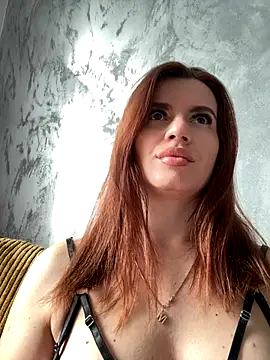 Snapshot of MayaMR chatting on September 25, 2025, 7:14 am MayaMR online show from September 25, 2025, 7:14 am