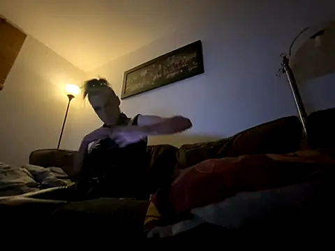 kikiwonderbar online show from November 13, 2025, 5:33 am