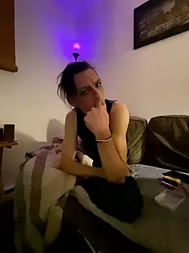 kikiwonderbar online show from February 5, 2026, 2:13 pm