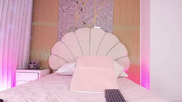 Snapshot of aisha_sh chatting on November 4, 2025, 12:09 pm aisha sh online show from November 4, 2025, 12:09 pm