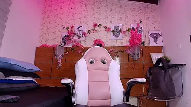 Snapshot of aisha_sh chatting on September 11, 2025, 11:54 am aisha sh online show from September 11, 2025, 11:54 am