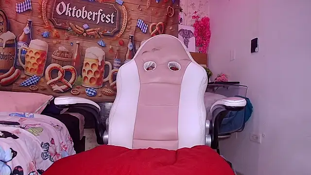 Snapshot of aisha_sh chatting on October 3, 2025, 11:56 am aisha sh online show from October 3, 2025, 11:56 am