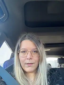 Snapshot of EmyLana chatting on February 15, 2025, 10:33 am EmyLana online show from February 15, 2025, 10:33 am