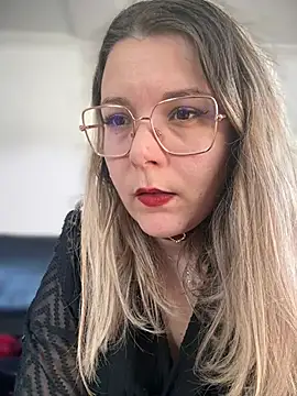Snapshot of EmyLana chatting on February 6, 2025, 2:04 pm EmyLana online show from February 6, 2025, 2:04 pm