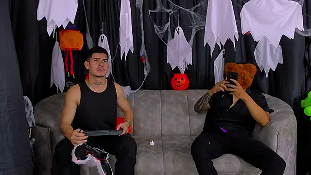 hot day online show from October 31, 2025, 9:11 pm