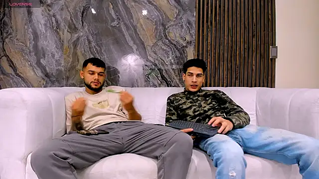 hot day online show from March 21, 2025, 2:28 am