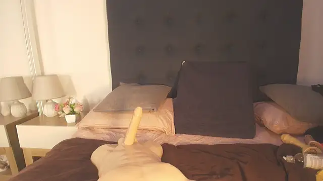 Evelonga 707 online show from March 9, 2026, 7:06 pm