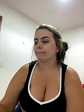 Snapshot of Im_Amelia chatting on November 28, 2025, 8:42 pm Im Amelia online show from November 28, 2025, 8:42 pm