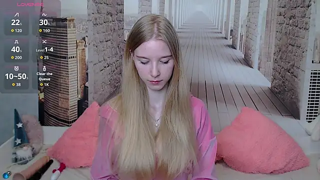 Snapshot of Cutieblondegirl chatting on March 27, 2026, 10:16 am Cutieblondegirl online show from March 27, 2026, 10:16 am