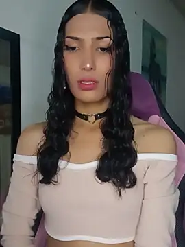 Lanna hott  online show from May 24, 2026, 7:36 pm