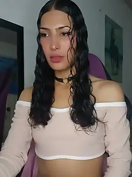 Lanna hott  online show from May 22, 2026, 11:30 am