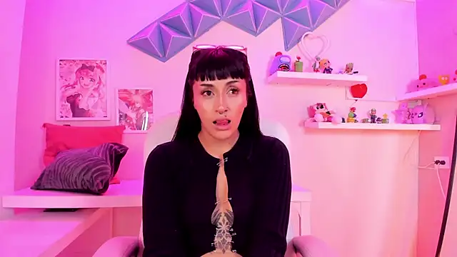 Valkiria ponce online show from April 8, 2026, 4:47 am