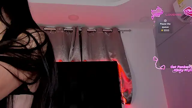 SaraRoy  online show from December 19, 2025, 7:05 pm