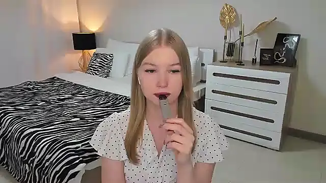 shy  lady online show from March 9, 2025, 10:08 pm