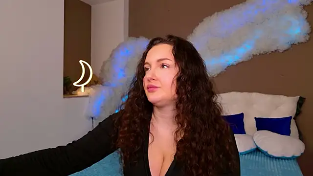 GloriNichols online show from November 11, 2025, 10:54 am