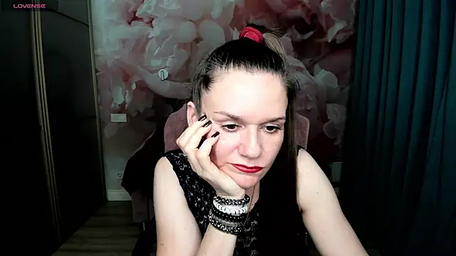 Snapshot of AriaGray chatting on November 30, 2025, 2:45 am AriaGray online show from November 30, 2025, 2:45 am