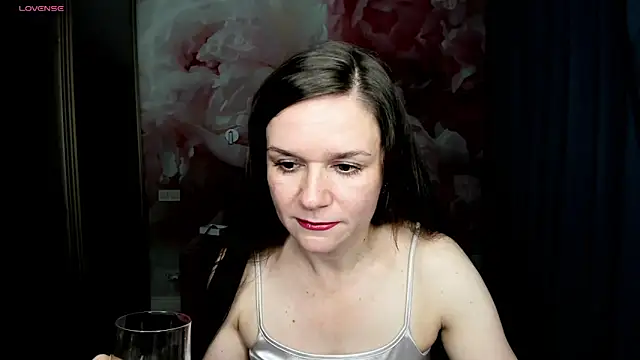 Snapshot of AriaGray chatting on November 22, 2025, 2:43 am AriaGray online show from November 22, 2025, 2:43 am