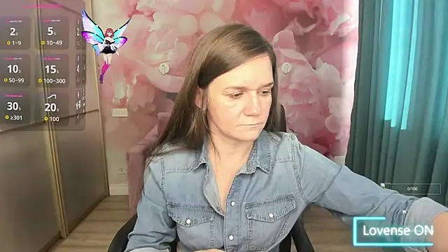 Snapshot of AriaGray chatting on October 29, 2025, 8:02 am AriaGray online show from October 29, 2025, 8:02 am