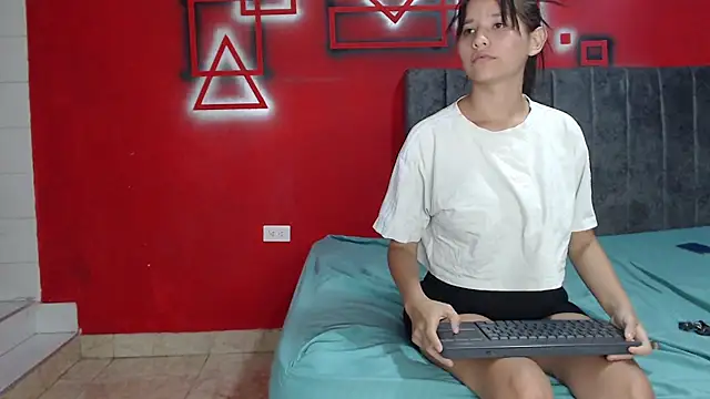 FerneyManti online show from December 13, 2025, 8:04 pm