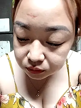 Snapshot of VyOanh2K chatting on November 13, 2025, 4:00 pm VyOanh2K online show from November 13, 2025, 4:00 pm