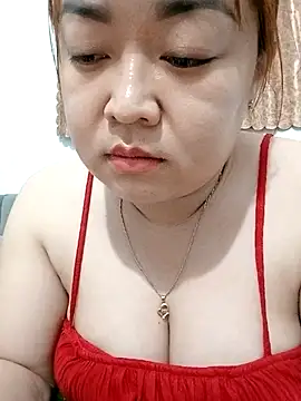 Snapshot of VyOanh2K chatting on November 17, 2025, 2:54 pm VyOanh2K online show from November 17, 2025, 2:54 pm